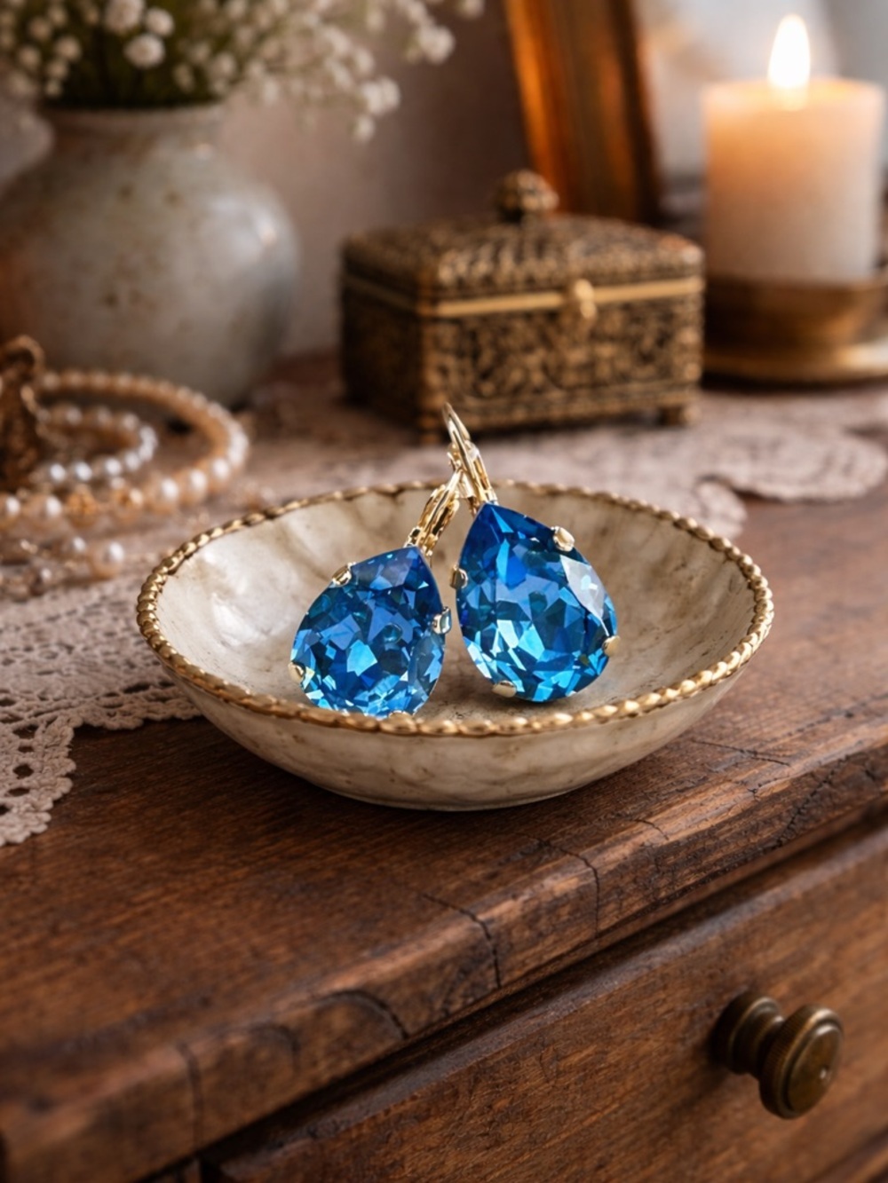 Handcrafted earrings with a very sparkly blue teardrop Swarovski crystal - Picture 3 of 5